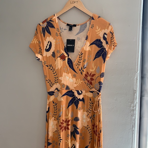 Floral wrap dress - Picture 2 of 4